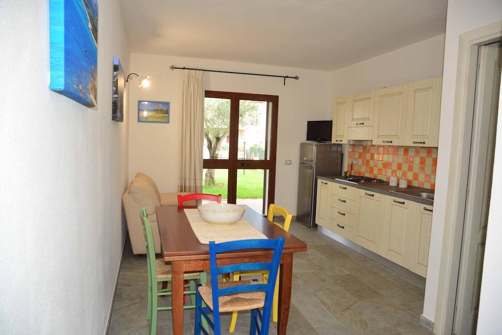 Oleandro Apartman Lotzorai Szoba fotó
